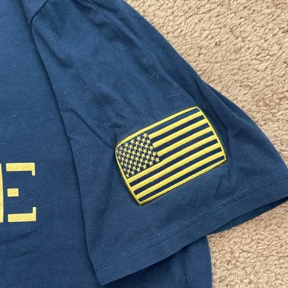 Under Armour Men's Blue 'Home of the Brave' Tee - Picture 4 of 4